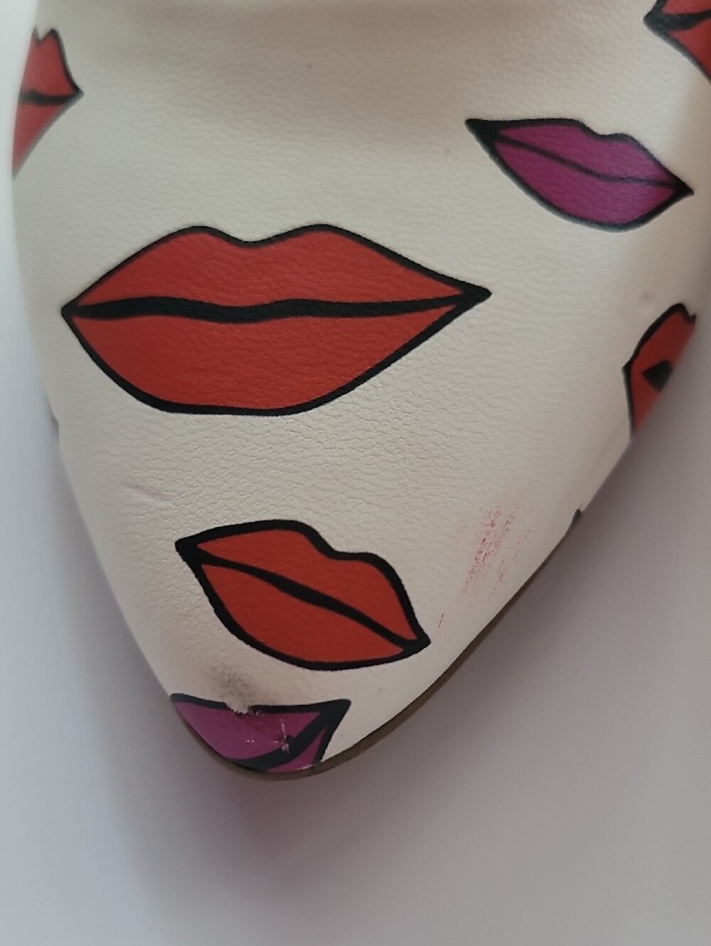 INC International Concepts White with Red Lip Print Heel Shoes 8.5 - Picture 5 of 14